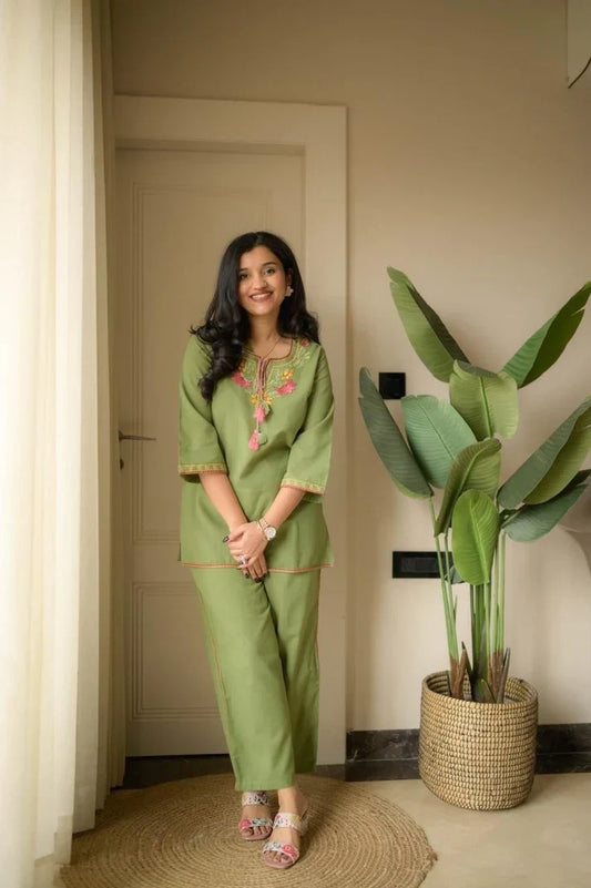Green Embroidered Ethnic Co-ord Set with Tassels