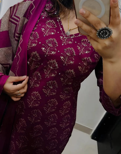 Women's Pure Cotton Printed Maroon Kurta With Pant And Dupatta