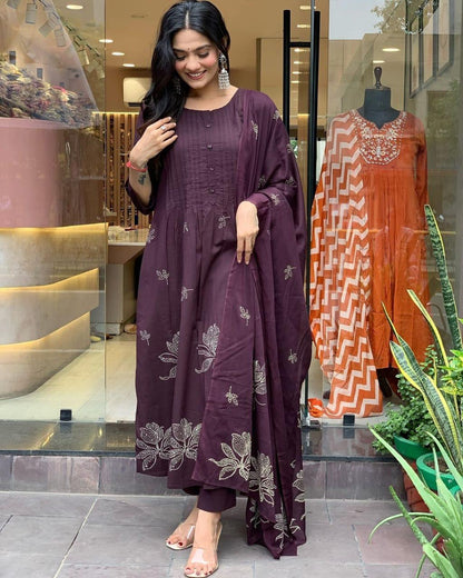 Wine Kurta Set With White Dotted Florals