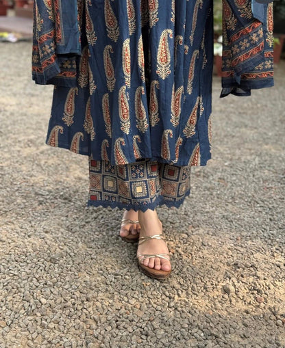 Elegant Navy Blue Ethnic Kurta Palazzo Set with Printed Dupatta